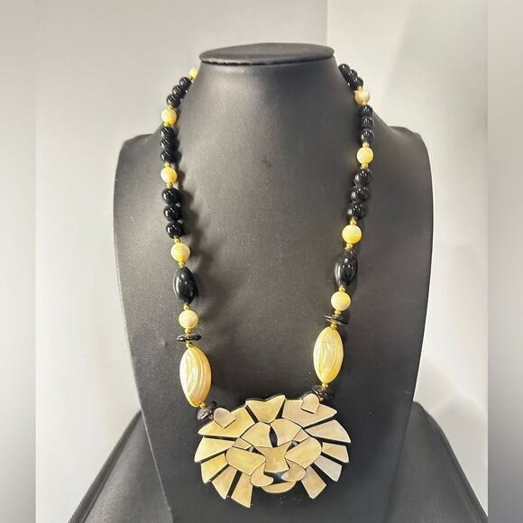 Vintage Lee Sands Leo the Lion Mother of Pearl Inlay Onyx and Quartz Necklace! - Picture 11 of 12